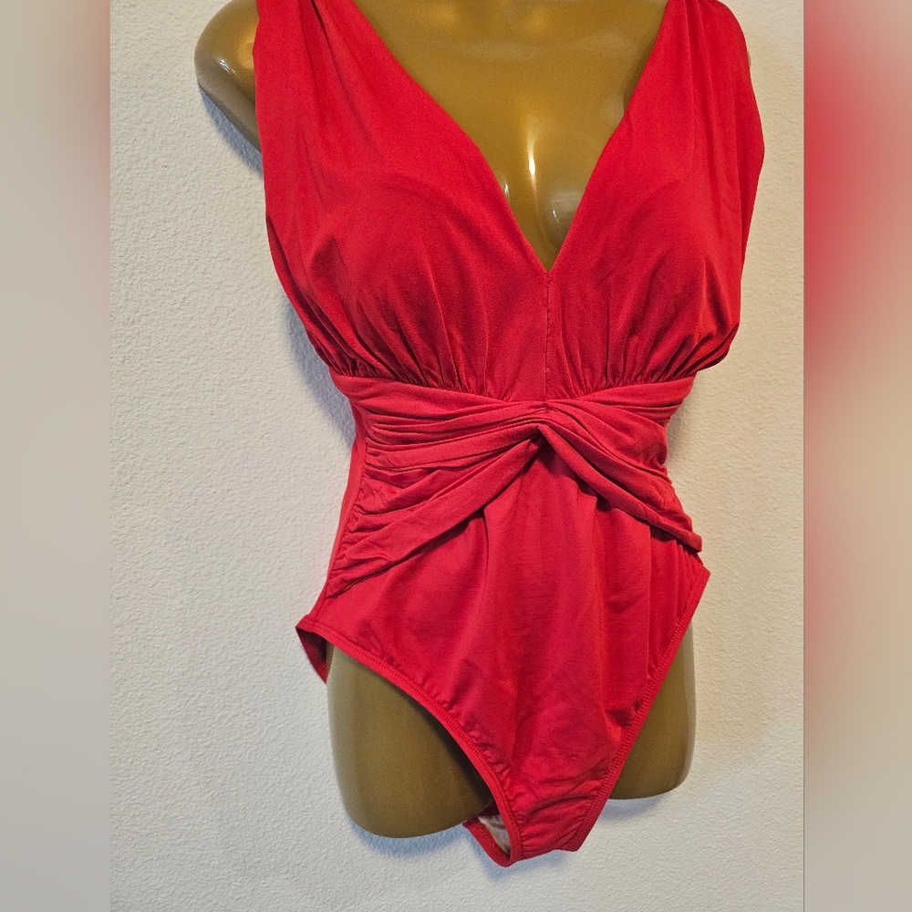 Size 10 Red La Blanca by Rod Beattie Swimsuit - Picture 2 of 5